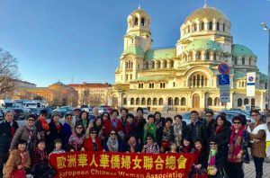 【9】值得一提的是此前3月4日至7日，熊国秀率领欧华妇联会荷兰联盟团队的40多名会员前往东欧保加利亚，参加当地的华人妇女庆祝三八妇女节活动。
